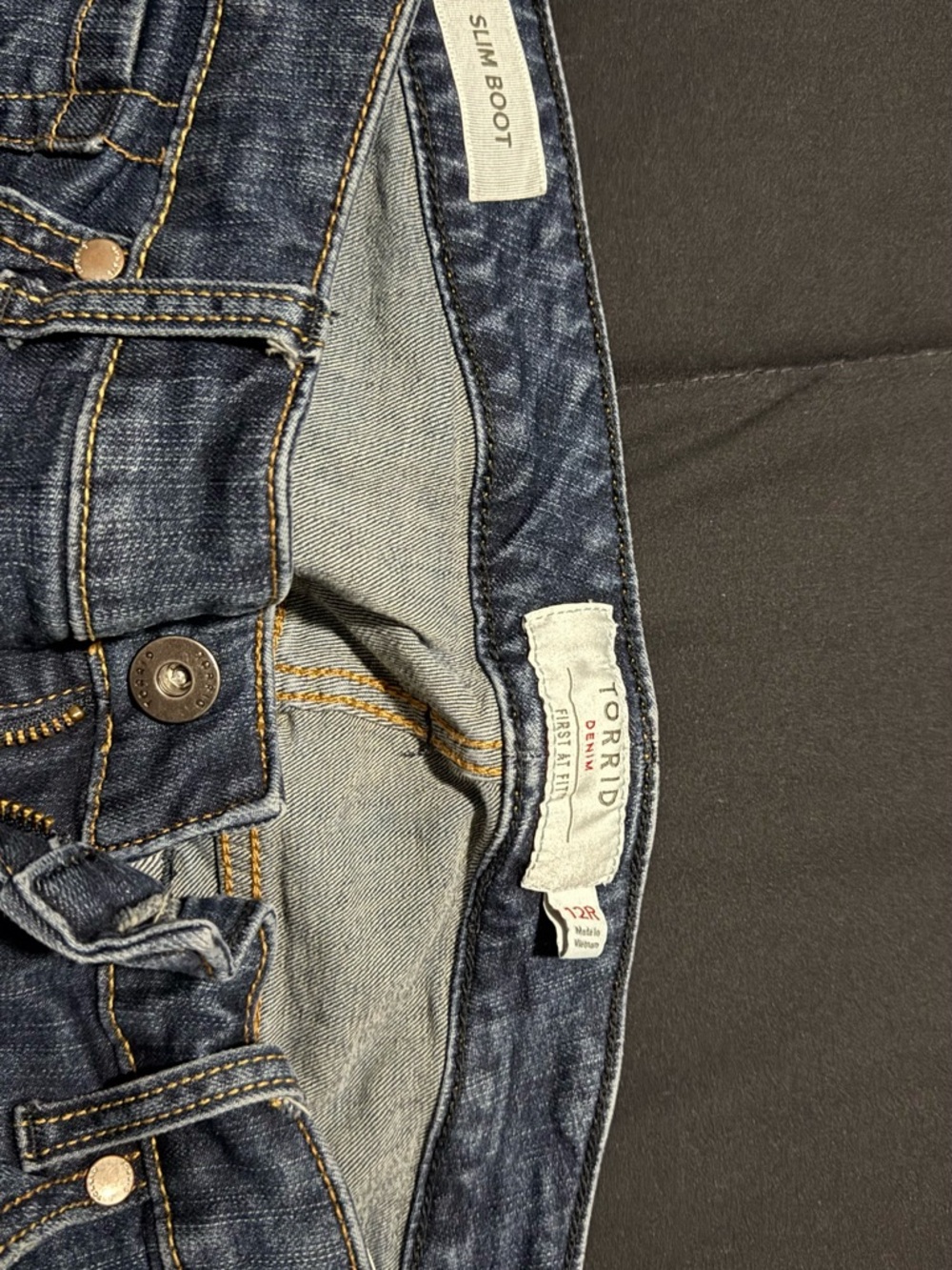 Torrid Women’s Blue Boot Cut Jeans NWOT size 12R - Picture 2 of 2